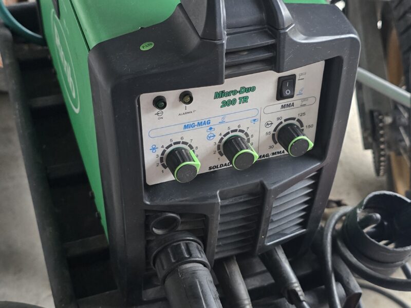 VDO soladadora MIG RMB micro duo 200 TR con tubo grande de 6 m3 con regulador y caudalimetro, y Cortadora de plasma Gala Gar Atlantic cut40
