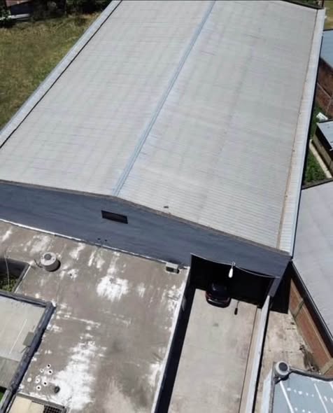 VENTA – DEPÓSITO / GALPÓN CON OFICINAS – YERBA BUENA
