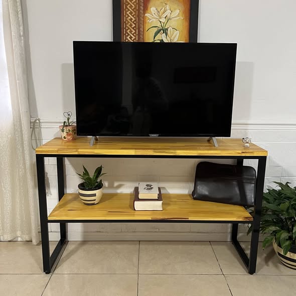 Rack para televisión de fabricación artesanal