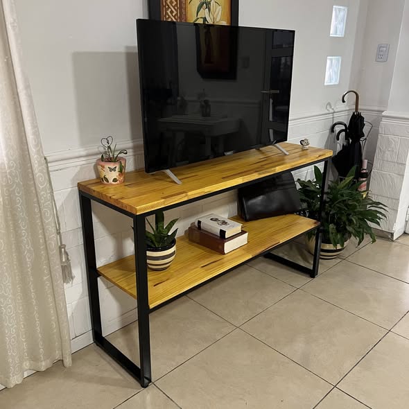 Rack para televisión de fabricación artesanal