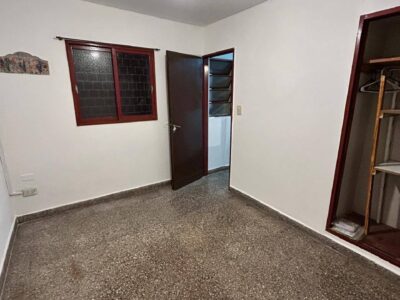 Depto 3 dormitorios en primer piso por escalera