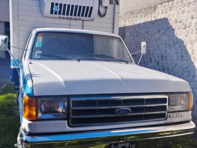 Ford 350 con equipo de frío carrier