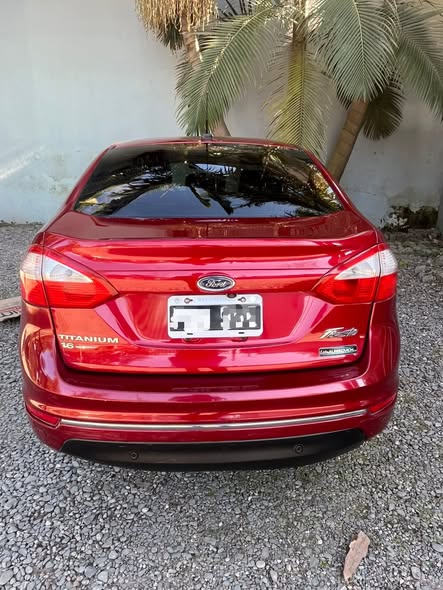 Ford Fiesta Titanium 1.6L 4 Puertas 2016