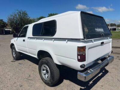 Toyota Hilux 2004 con cúpula