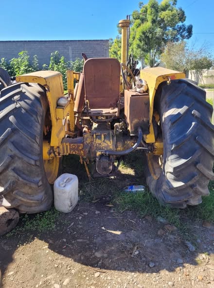 Tractor con pala Massey fergusson 1075