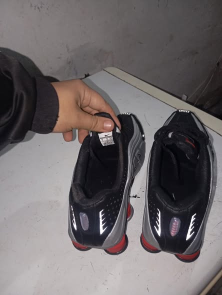 liquido ya Nike shox R4 originales talle 42