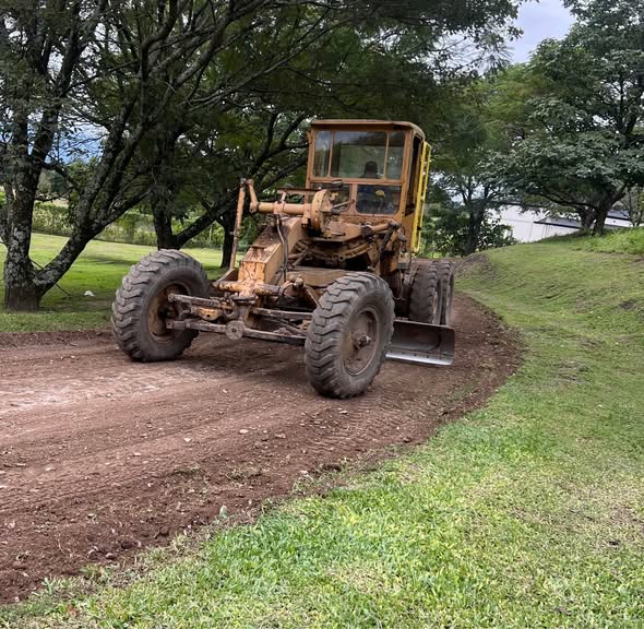Vendo motoniveladora caterpillar 12 Mecanica