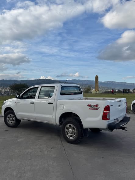 Hilux Dx pack 4x4 2.5turbo intercooler Año 2013