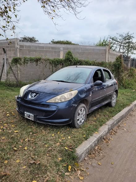 Peugeot 207 compact año 2013
