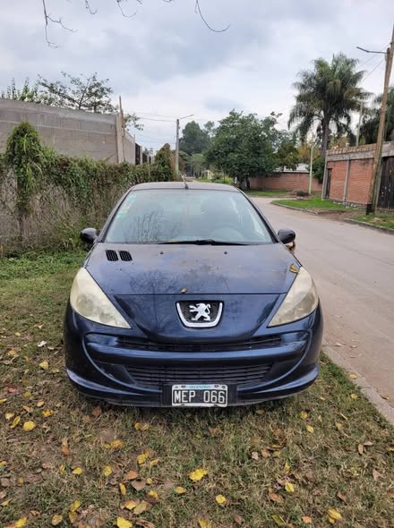 Peugeot 207 compact año 2013