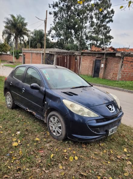 Peugeot 207 compact año 2013
