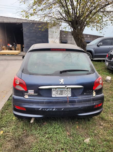 Peugeot 207 compact año 2013