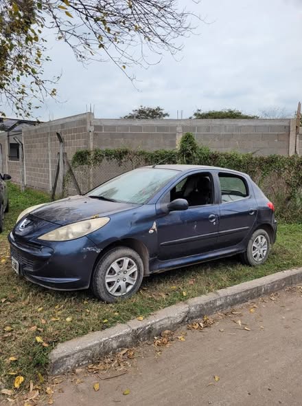 Peugeot 207 compact año 2013