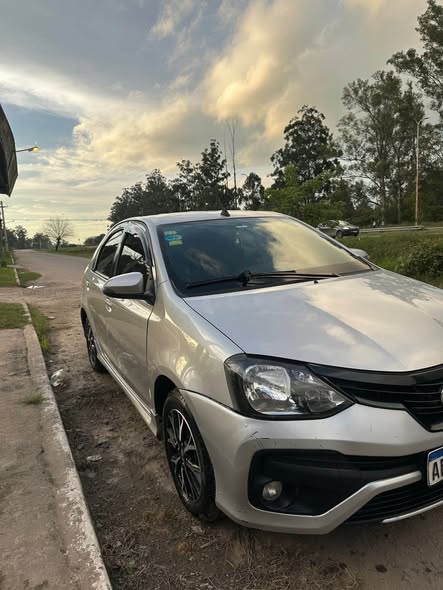 ETIOS XLS 1.5 GNC Y NAFTA