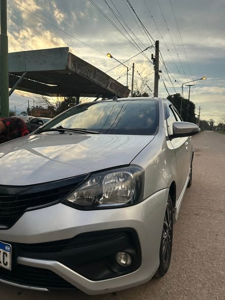 ETIOS XLS 1.5 GNC Y NAFTA
