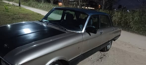 Ford Falcon Ghia mod 83