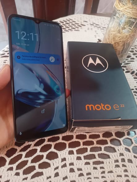 MOTOROLA E22