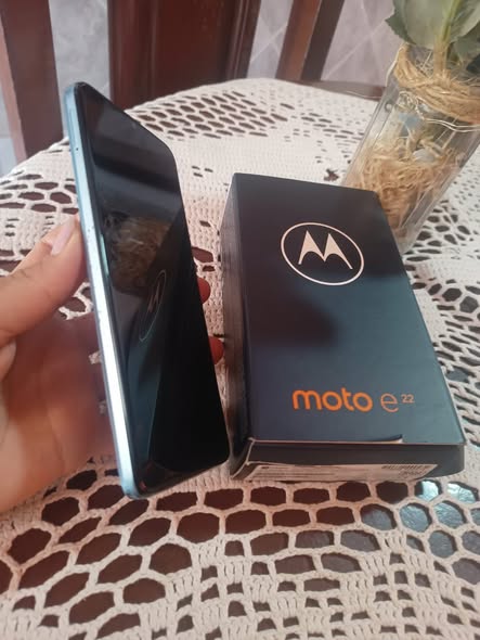 MOTOROLA E22