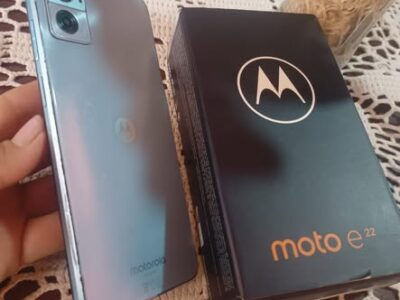 MOTOROLA E22