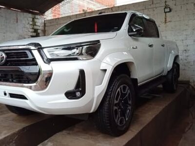 Toyota Hilux srx automática 4x4 2025