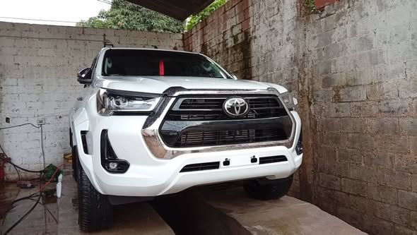 Toyota Hilux srx automática 4x4 2025