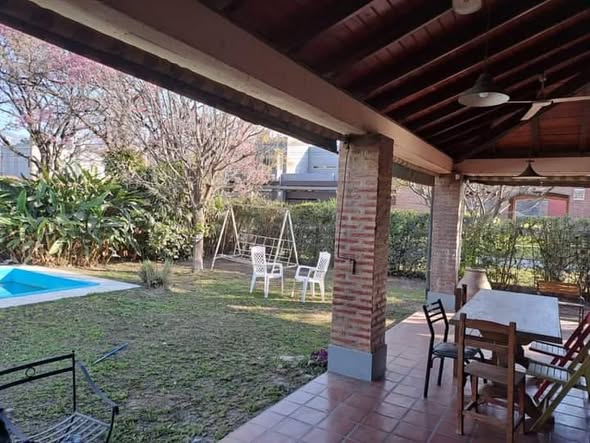 Casa con un terreno esquina de 450m2