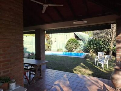 Casa con un terreno esquina de 450m2