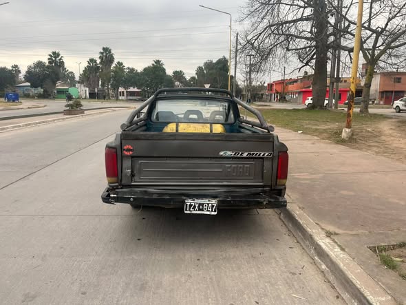 VENDO FORD RANCHERA 3.0 MODELO 86