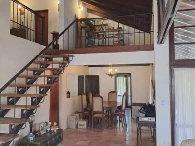 Casa con un terreno esquina de 450m2