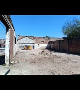 Realizó trabajo de demolición