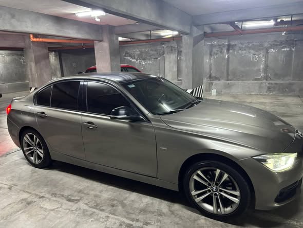 BMW 320 I SEDAN SPORTLINE