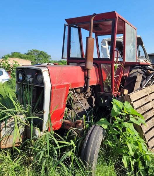 Tractor massey ferguson 1175S