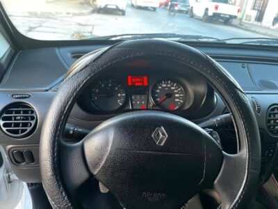 Vendo Impecable Renault kangu 5 puertas