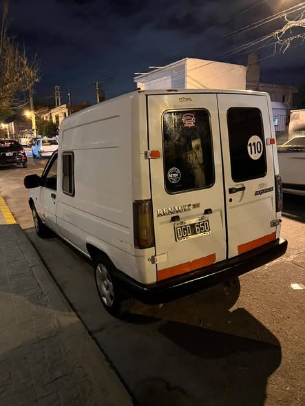 Vendo Renault expres modelo.2000