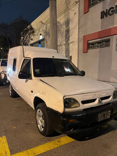 Vendo Renault expres modelo.2000