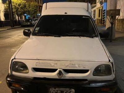 Vendo Renault expres modelo.2000