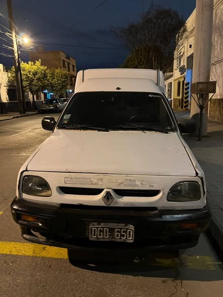 Vendo Renault expres modelo.2000