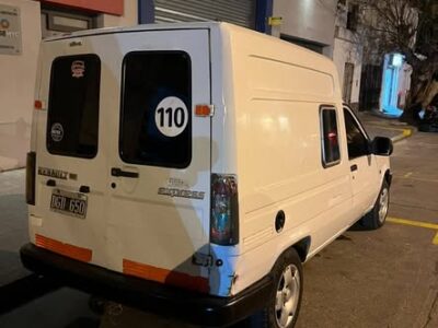 Vendo Renault expres modelo.2000