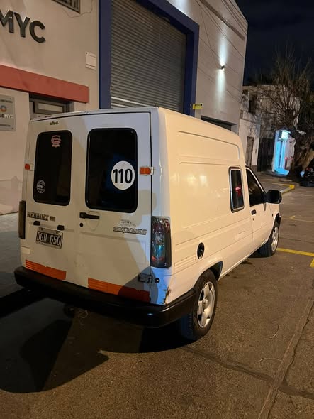 Vendo Renault expres modelo.2000