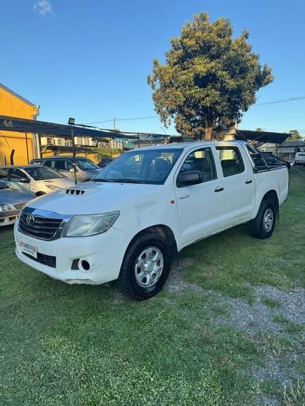 Toyota hilux DX PACK 2.5 4x2 2015