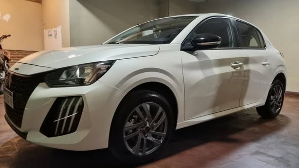 PEUGEOT 208 2025