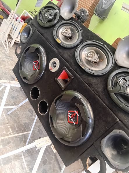 VENDO AUDIO CAR