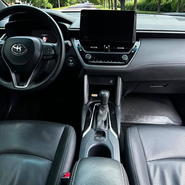 TOYOTA COROLLA CROSS 1.8 XEI AUTOMATICA HYBRIDA AÑO 2024