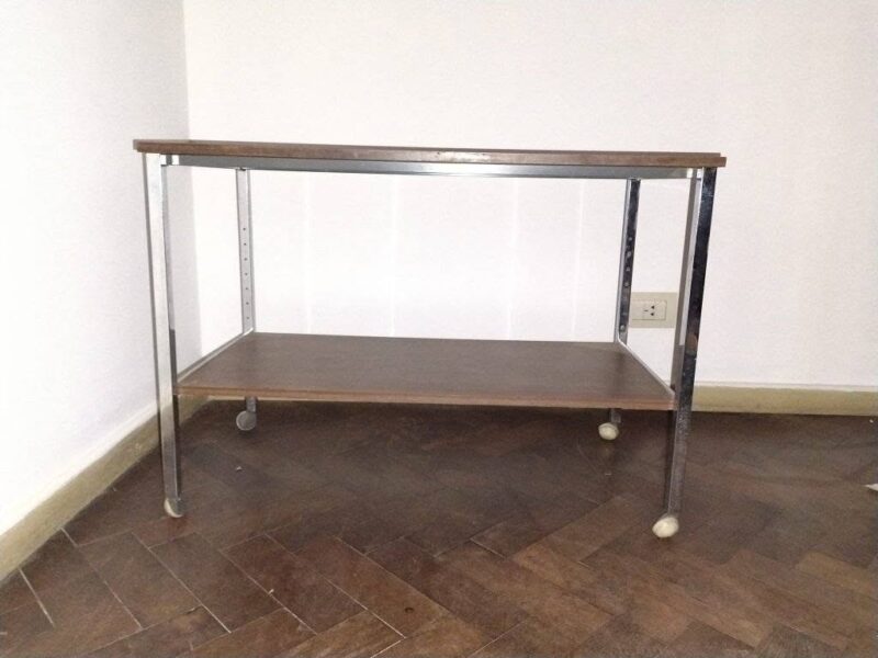 Mesa con ruedas súper resistente