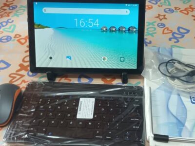Tablet Android nueva en caja con teclado, mouse y soporte