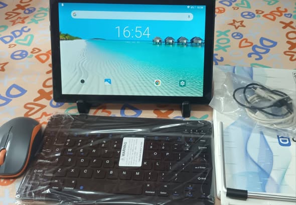 Tablet Android nueva en caja con teclado, mouse y soporte
