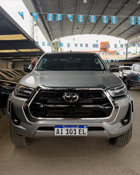 Toyota Hilux SRX (automática) 2025