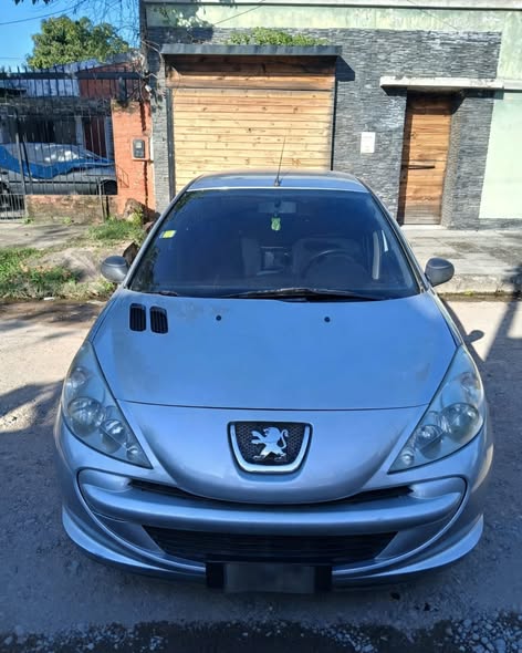VENDO Peugeot 207 compact - 2012