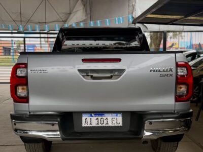 Toyota Hilux SRX (automática) 2025