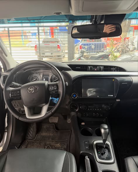 Toyota Hilux SRX (automática) 2025